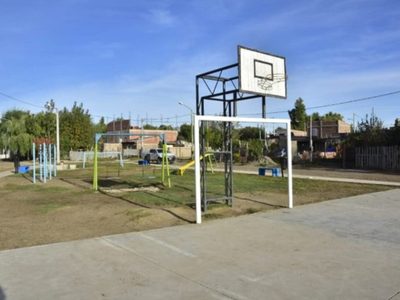 El Municipio de Neuquén Capital transformó un microbasural en una plaza
