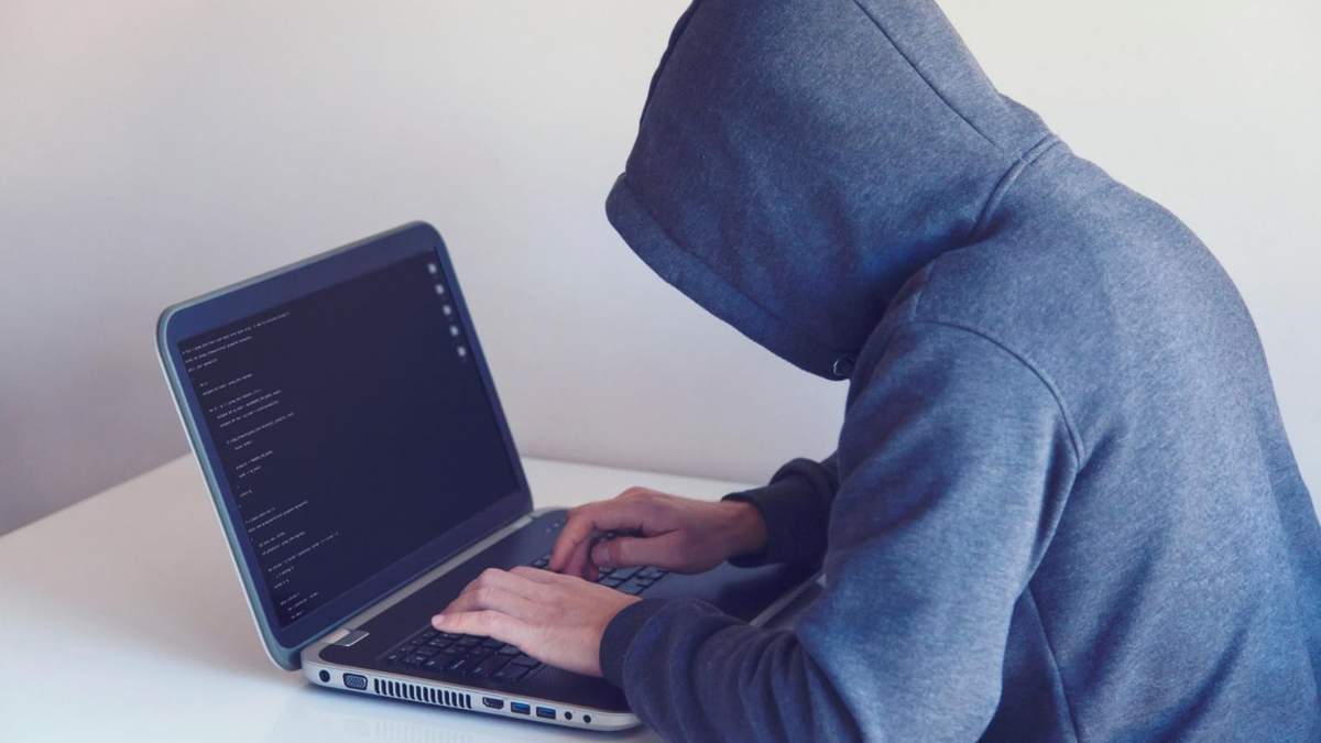 Familias y colectivos civiles han denunciado el uso de redes sociales para atraer a adolescentes con falsas ofertas de trabajo.
