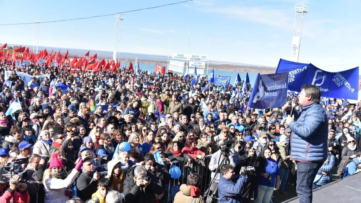 Mariano Gaido, intendente de Neuquén en un acto del MPN en Villa El Chocón. Fuente: (Facebook)
