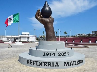 AMLO supervisa la refinería Madero, en Tamaulipas