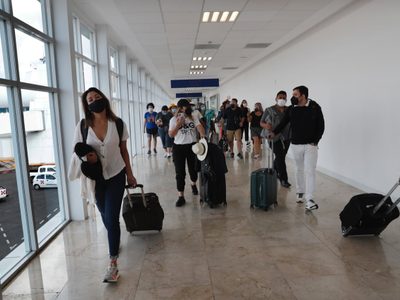 Por "Grace" cancelan vuelos en CDMX, Cancún y Mérida