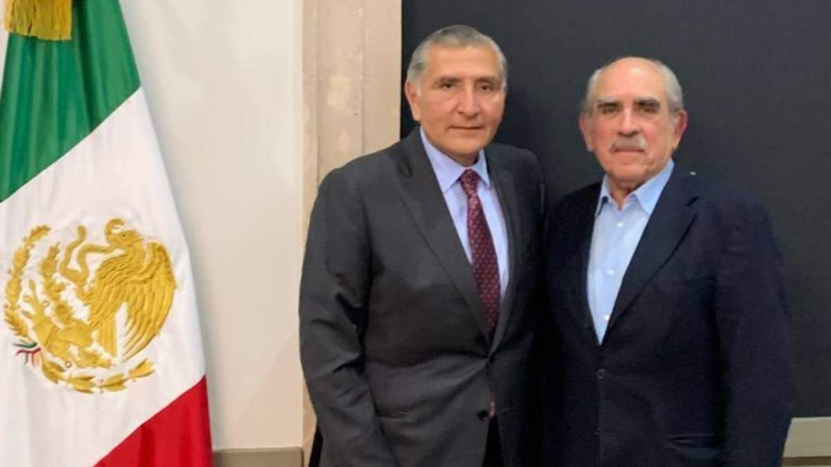 El secretario de Gobernación dio posesión al nuevo titular de la UIF