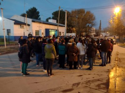 Vecinos de General Godoy se movilizaron para pedir la designación de medicos permanentes