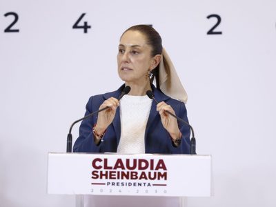 Al igual que AMLO, Sheinbaum también planea escribir un libro sobre la “transición histórica”