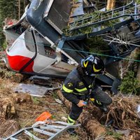 Un niño de 5 años, el único superviviente del accidente en el teleférico de Italia