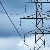 El Gobierno cerró un crédito por US$ 400 millones para reforzar el sistema eléctrico y reducir los cortes de luz
