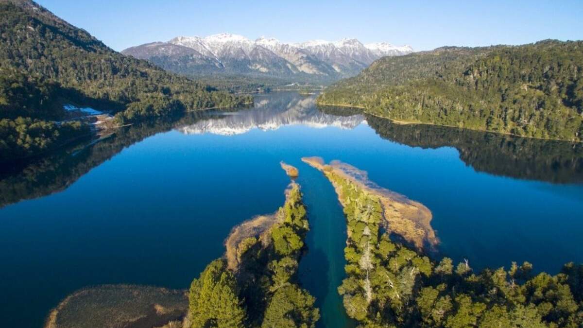 Desembocadura del Río Ruca Malen en el Parque Nacional Nahuel Huapi. Fuente: (Facebook)