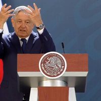 AMLO truena contra medios: debo brincar obstáculos, evadir el acoso, provocaciones…