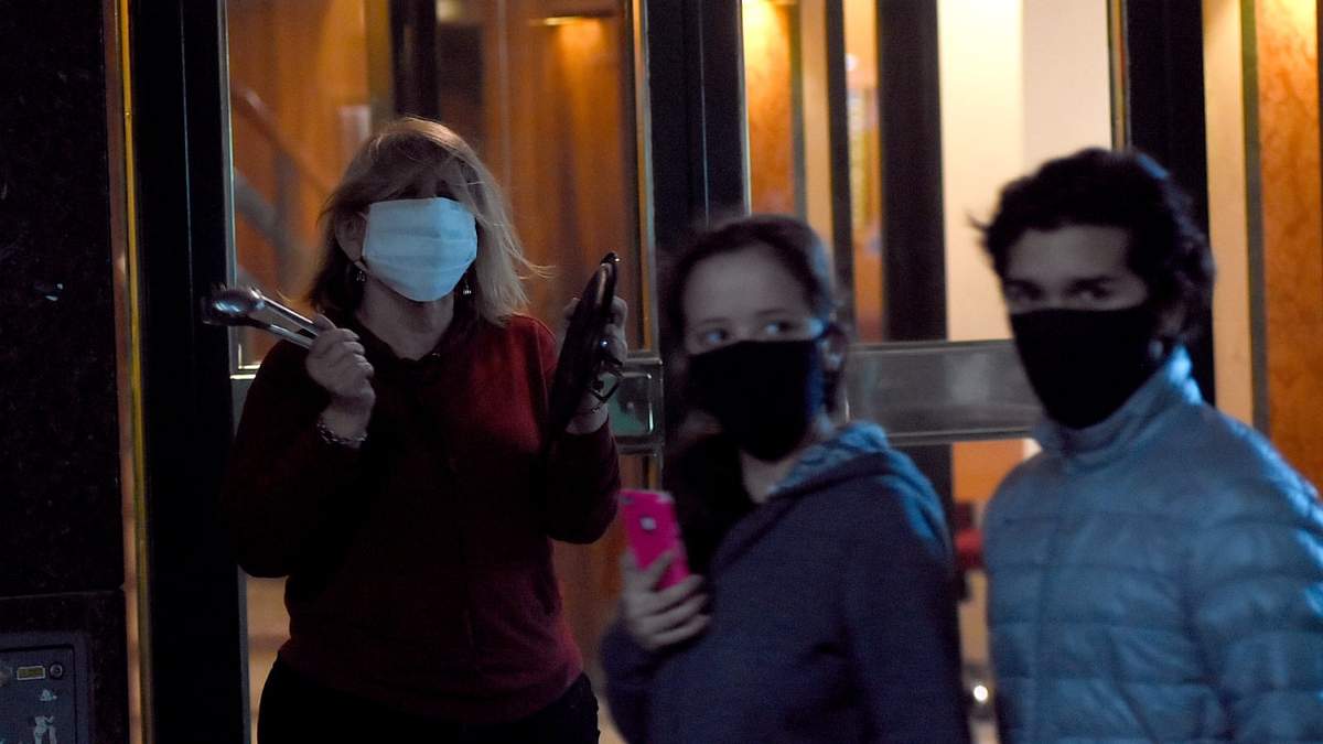 Cacerolazo. Fuente: (Twitter)