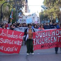 Jubilados de Neuquén marcharon y buscan adhesiones en contra del recorte del PAMI en la entrega de medicamentos