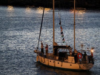 Un drone atacó un barco con ayuda alimentaria para Gaza