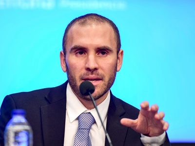 Deuda: Guzmán anunció que trabaja en las "enmiendas finales de la oferta"