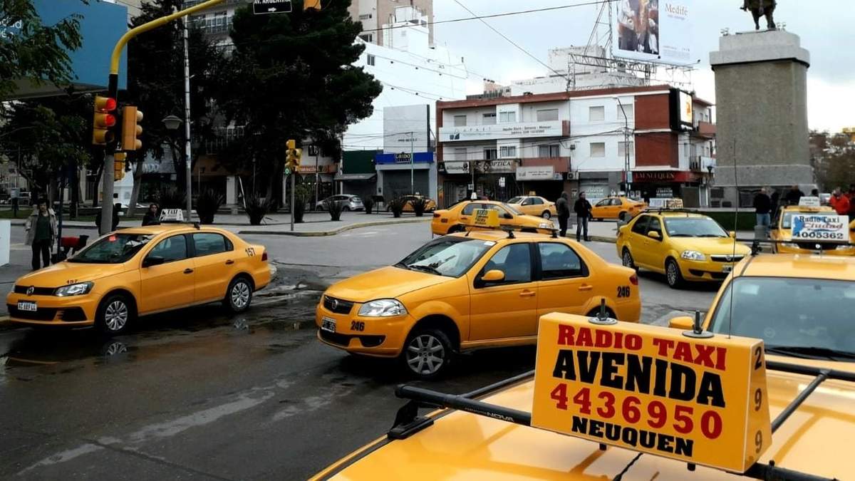 Taxis en Neuquén. Fuente: (Twitter)