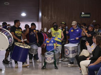 Barristas firman pacto de paz en la Cámara de Diputados y en el Congreso de la CDMX