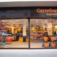 Carrefour busca socio o comprador