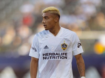 Julián Araujo podrá representar a la selección mexicana de futbol