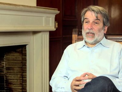 El titular de la Oficina Anticorrupción dice que en Comodoro Py "tirás una banana y no llega a piso"