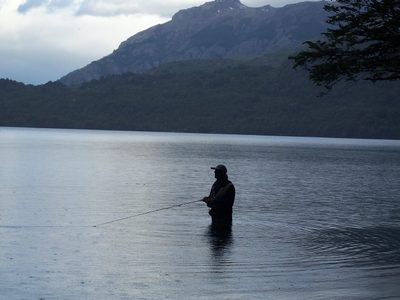 Las aguas del Río Agrio se preparan para recibir a los pescadores del Torneo de pesca