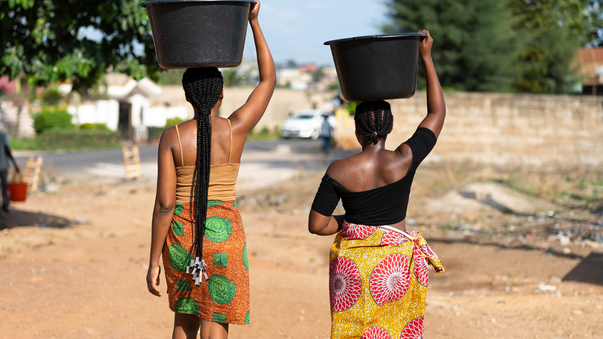 La falta de agua potable hace del cólera un problema serio en África.