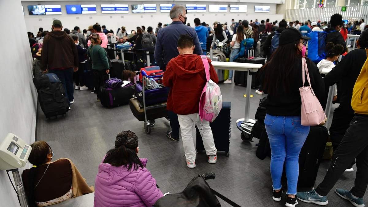 Pasajeros en al AICM