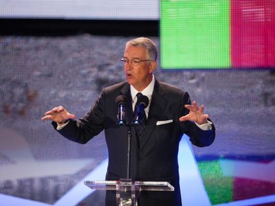 Los 16 años de amparos de Salinas Pliego