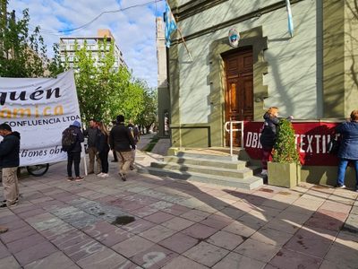 Cerámica Neuquén y Textil Traful Newen quieren que la mesa de transición los reciba