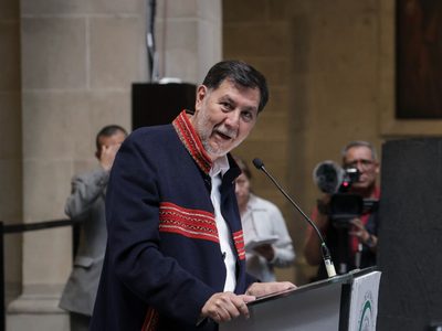 Fernández Noroña reconoce que adquirió una casa por 12 millones de pesos