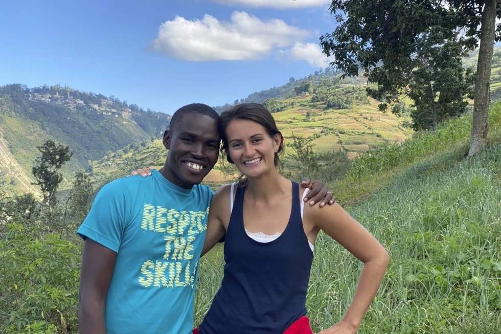La enfermera estadunidense Alix Dorsainvil con su esposo Sandro Dorsainvil