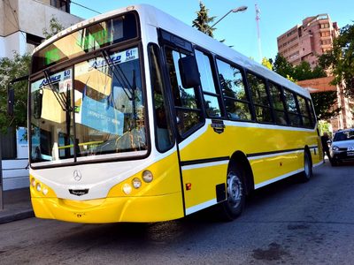 Un nene se desmayó a bordo de un colectivo cuando iba a la escuela