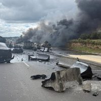 Choque entre pipa y tráiler provoca incendio y cierre de autopista México–Puebla (Videos)
