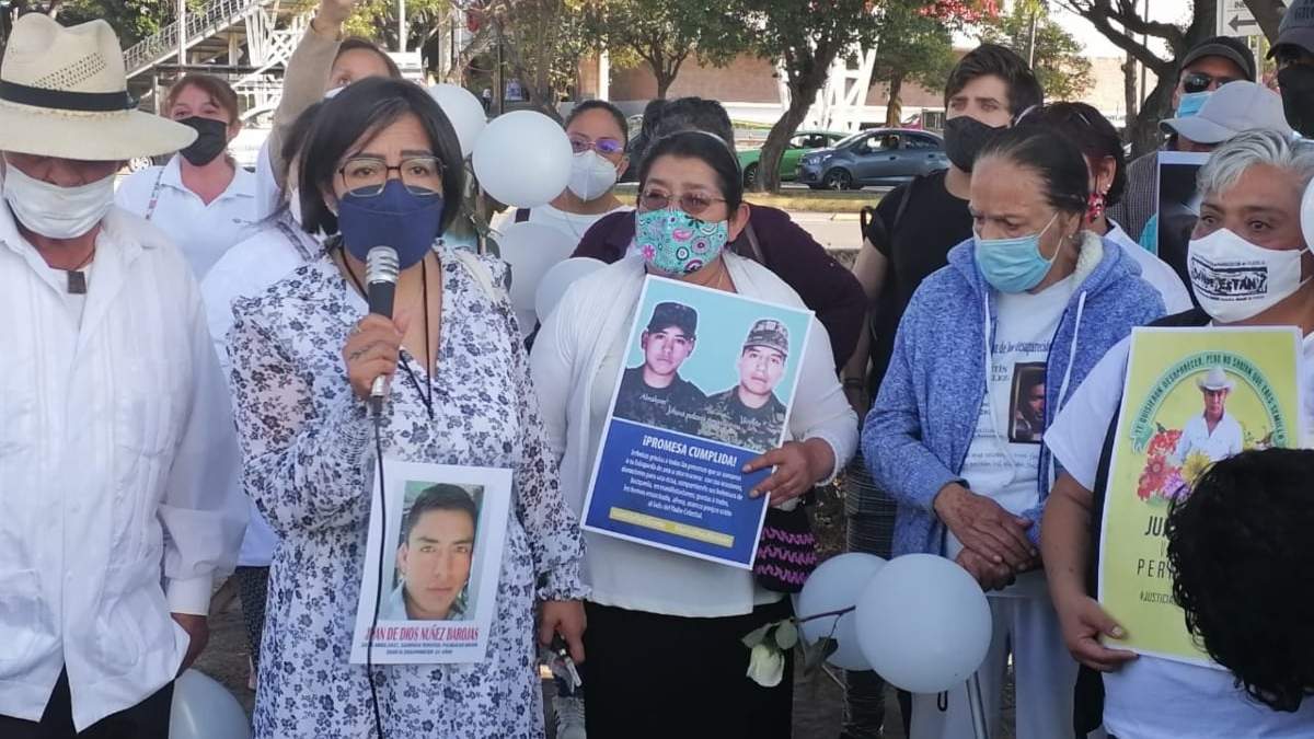 María Luisa Nuñez Barojas con el Colectivo Voz de los Desaparecidos Puebla