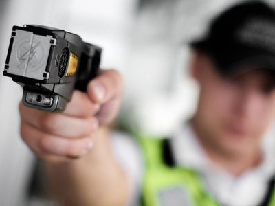 Polémica en Salta: proponen que la policía pueda usar las táser