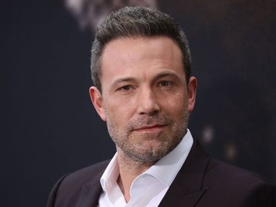 ¿Fin de los rumores? Ben Affleck fue captado "in fraganti" con esta bella actriz. ¡A los besos!