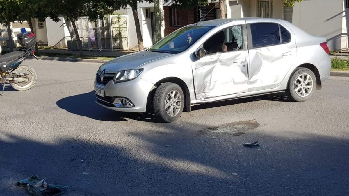 El policía trabaja en una comisaría de Centenario. Fuente: (Twitter)