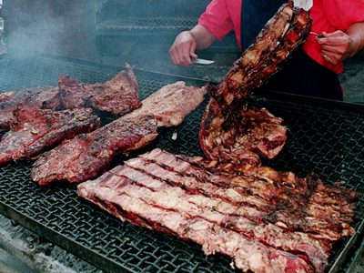 ¡Increíble! Los rompe cuarentena se juntaron a comer un asado