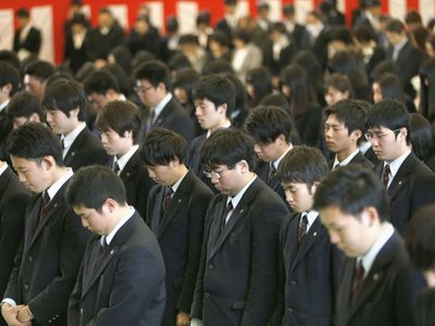 La rebelión contra los reglamentos de los uniformes escolares en Japón comienza a dar frutos