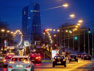 FMI prevé incertidumbre para economía mundial este año