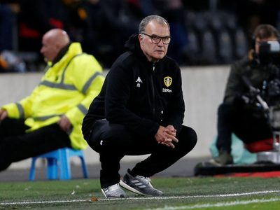 Leeds ganó, gustó y goleó. Mirá a cuánto está Bielsa del ansiado ascenso