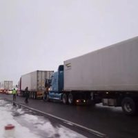 Temporal de nieve: cerca de 300 camiones continúan varados en Zapala