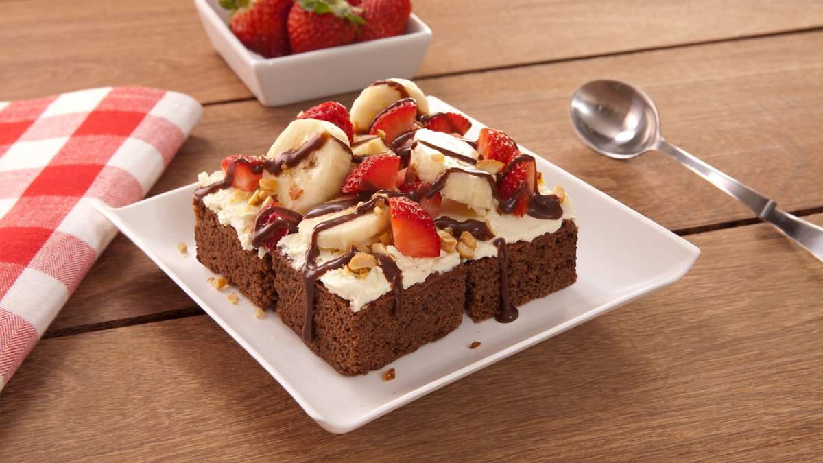 Bizcochuelo banana split. Fuente: (Instagram)