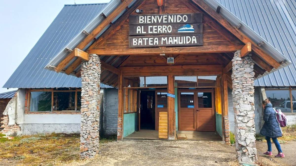 Edificio del Parque de Nieve Batea Mahuida. Fuente: (Facebook)