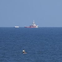 Primer barco humanitario se acerca a Gaza cargado con 200 toneladas de ayuda