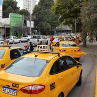 Taxistas de Neuquén pidieron extender la antigüedad de los vehículos ante la crisis del sector