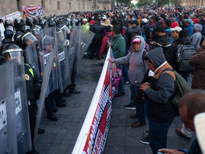 Por bloqueos de la CNTE, ministros de la Suprema Corte sesionan en sede alterna