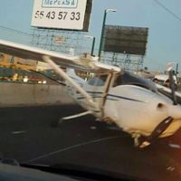 Aeronave aterriza de emergencia en bulevard Aeropuerto de Toluca (Videos)