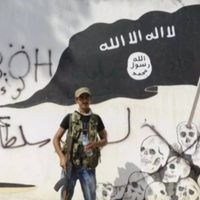 Yihadismo y supremacismo blanco, dos extremos con muchos rasgos en común, según un estudio