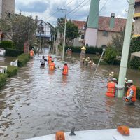 Se inunda Tequisquiapan por desbordamiento de la presa Centenario; activan Plan DN-III