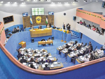 Este miércoles la legislatura aprobará el pase a planta de dos mil trabajadores contratados