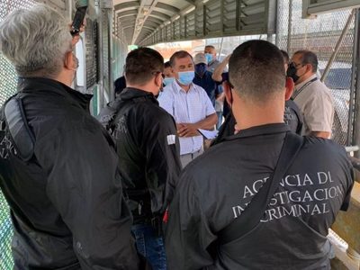Detienen en McAllen a presunto prestanombres de García Cabeza de Vaca