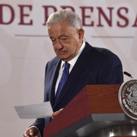 AMLO aplaude que Sheinbaum "eligió bien" a nuevos titulares de Sedena y Semar